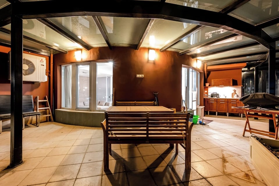 Apartment | Dining