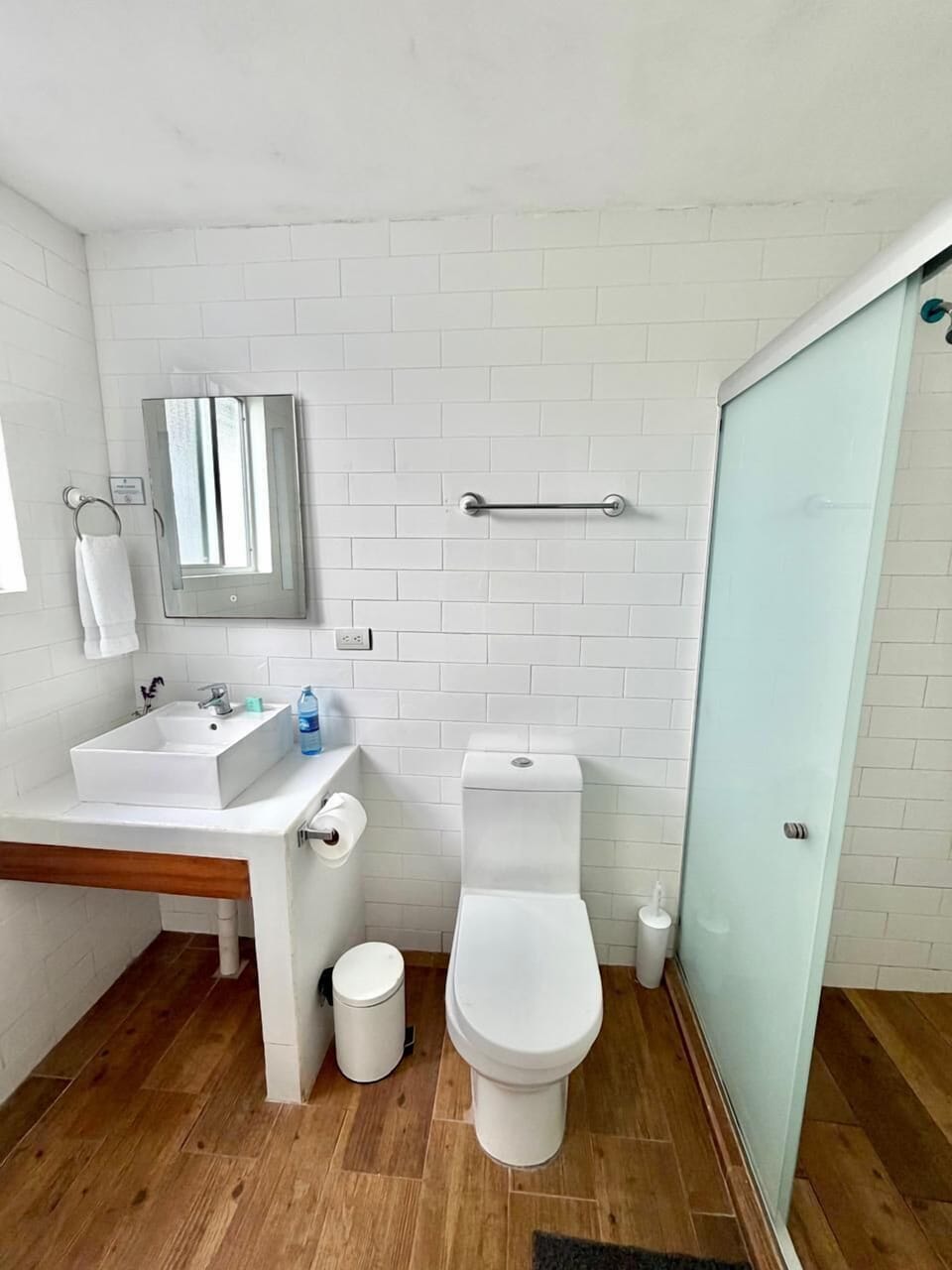 Comfort Studio Suite, Garden View (Igloo Suite 8) | Bathroom | Shower, towels, soap, shampoo