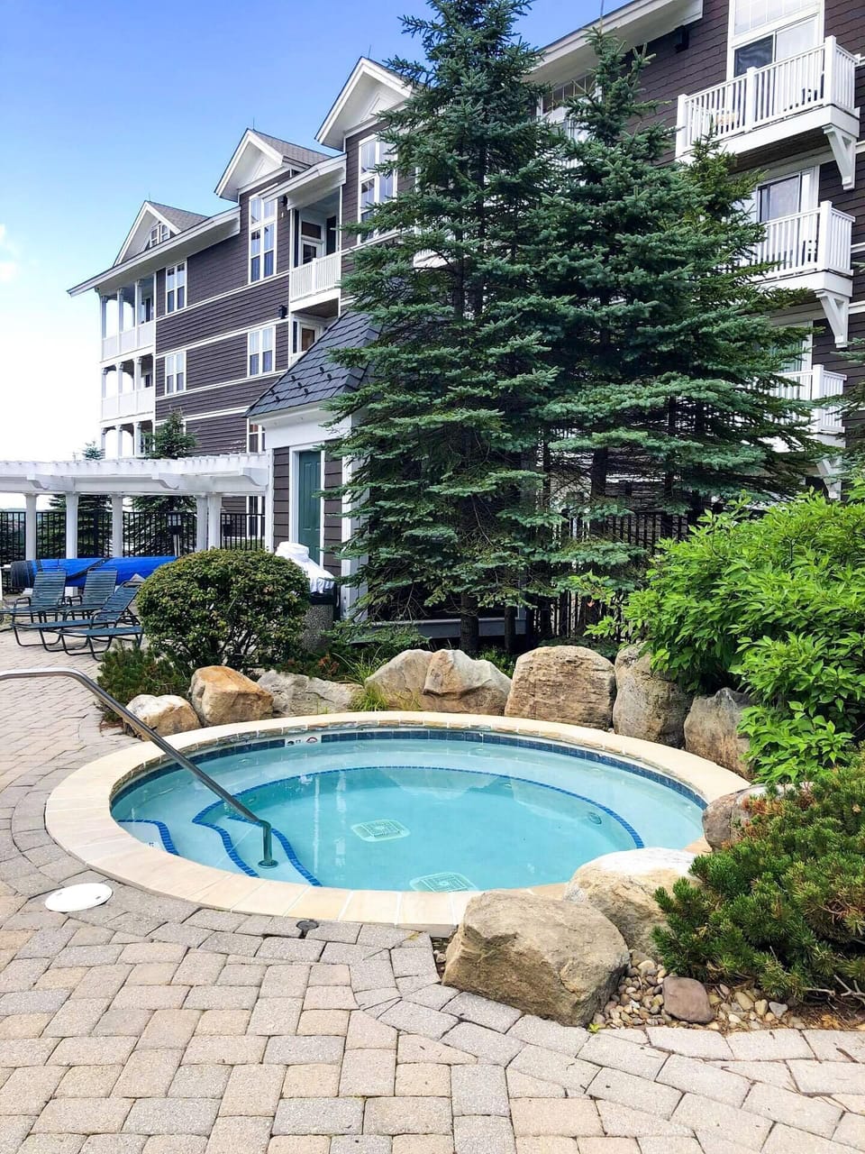 After an exciting day on the mountain, you'll love feeling rejuvenated in the Allegheny Springs hot tub!