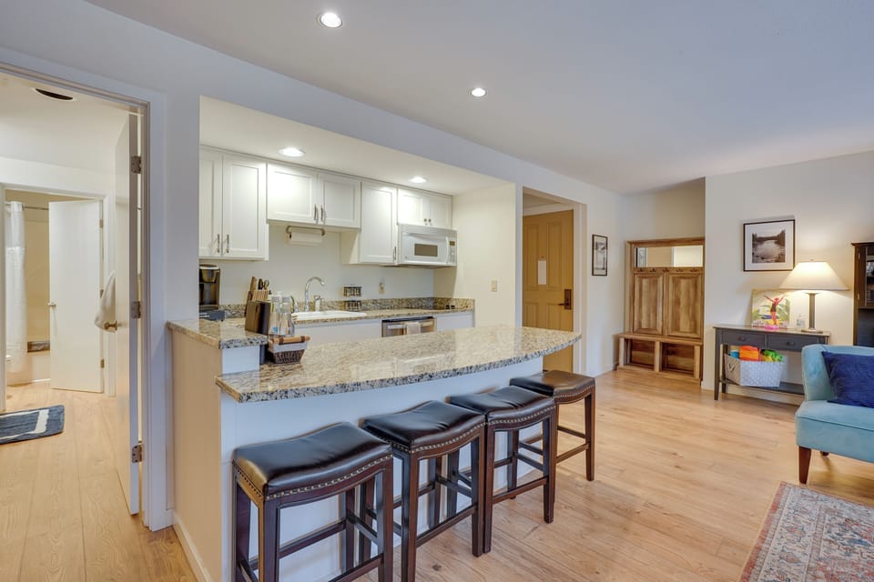 Kitchen | Dishware & Flatware Provided