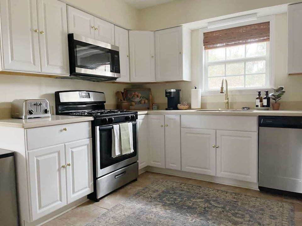 Prepare any meal or snack comfortably in a bright, spacious kitchen with room for everyone. 