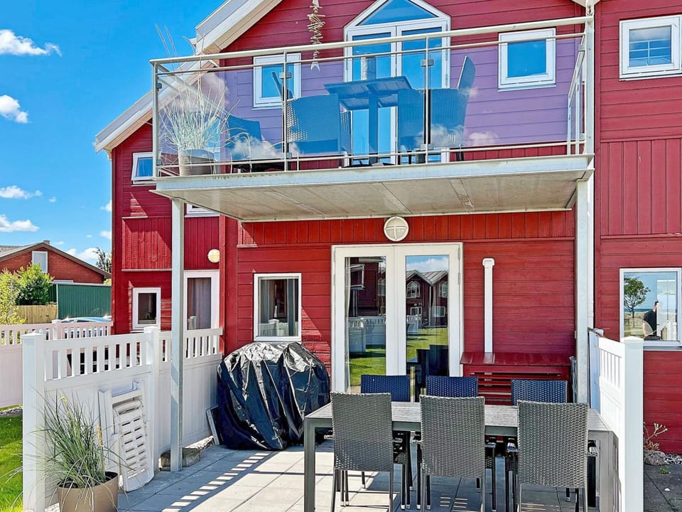 Apartment | Outdoor dining