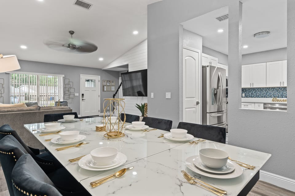 family and friends to gather and enjoy delicious meals together.