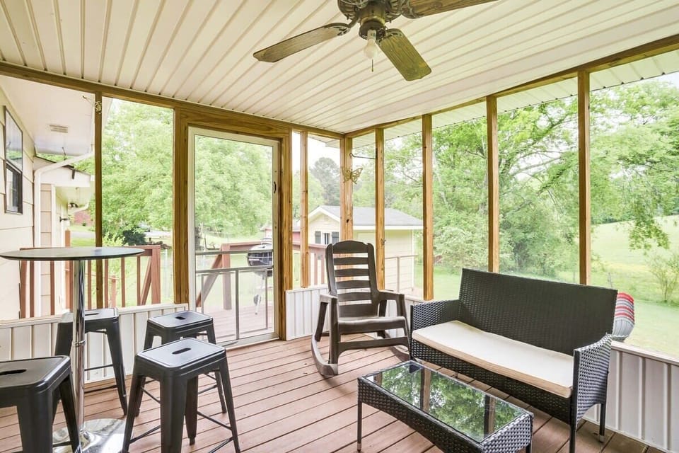 • Short-Term Rentals, Luxury vacation rentals & unique stays by Enjoy Unique Stays • Cabins, treehouses & waterfront homes for unforgettable getaways 
• Hot tub, scenic views & pet-friendly vacation rentals  