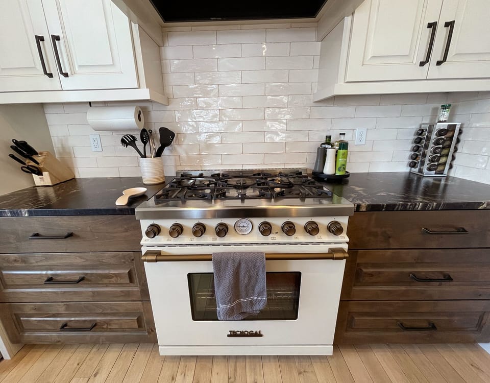 Chef's kitchen including 6-burner gas stove