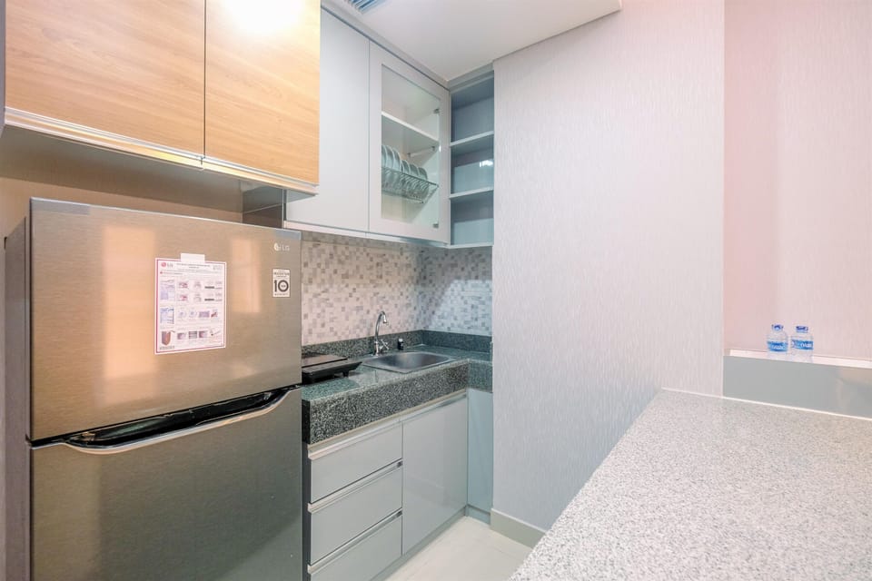 Apartment | Private kitchen | Full-size fridge, stovetop