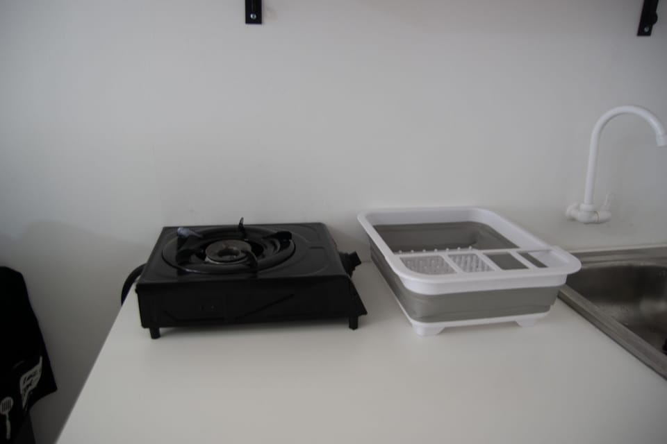 Studio | Private kitchen | Full-size fridge, stovetop