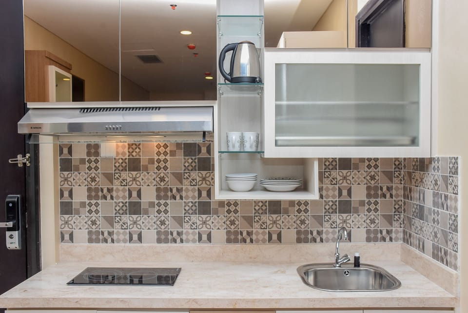Apartment | Private kitchen | Full-size fridge, stovetop