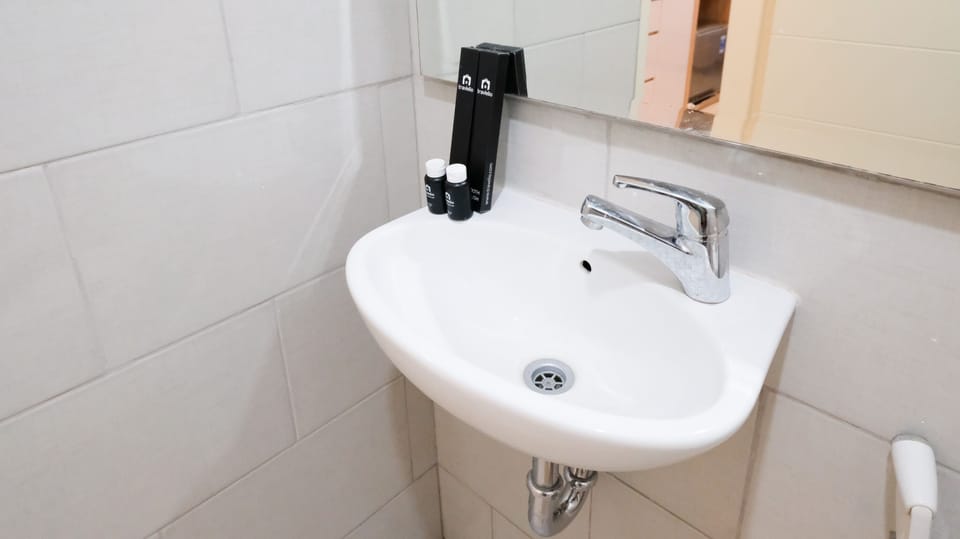 Studio | Bathroom | Shower