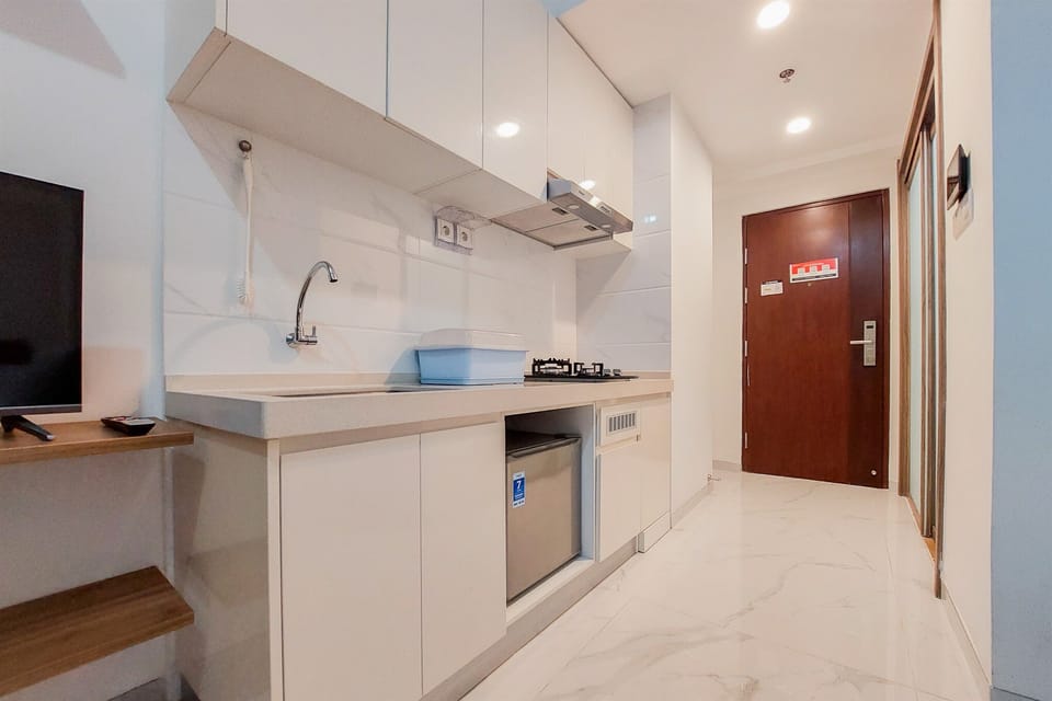 Studio | Private kitchen | Full-size fridge, stovetop