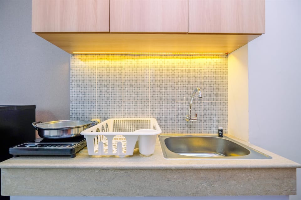 Studio | Private kitchen | Full-size fridge, stovetop