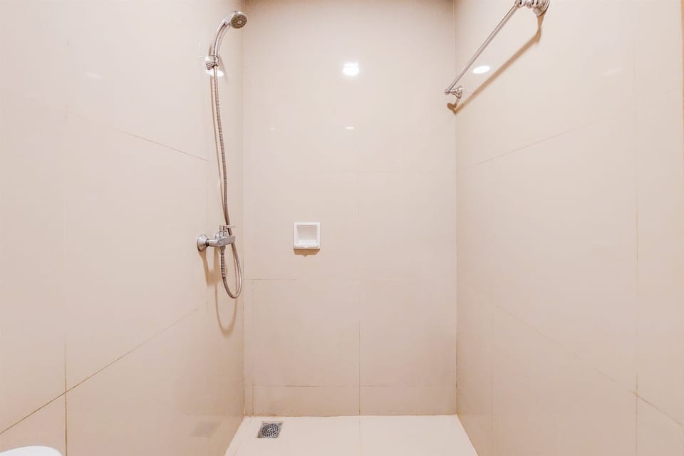 Studio | Bathroom | Shower