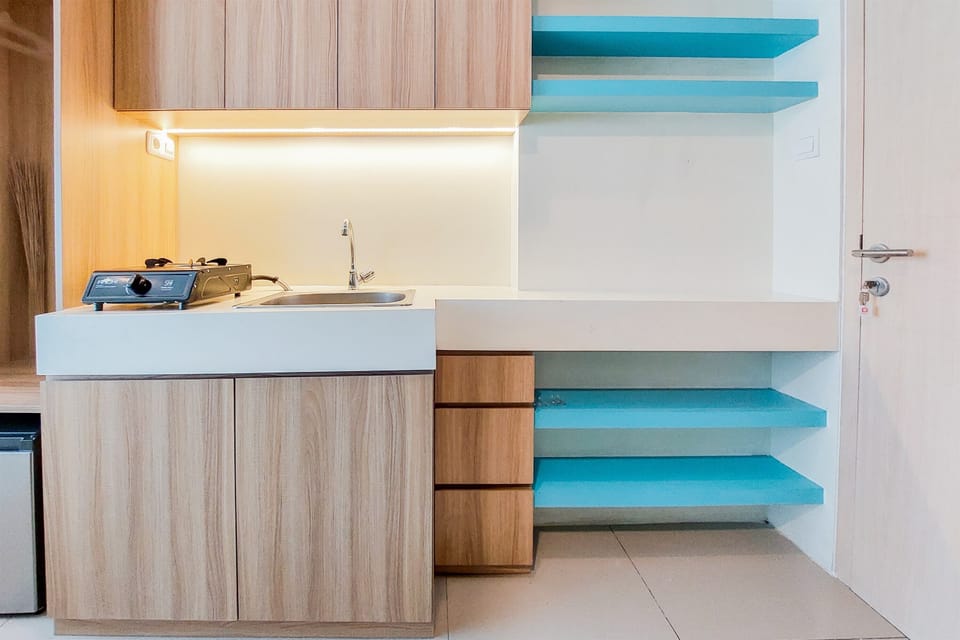Studio | Private kitchen | Full-size fridge, stovetop