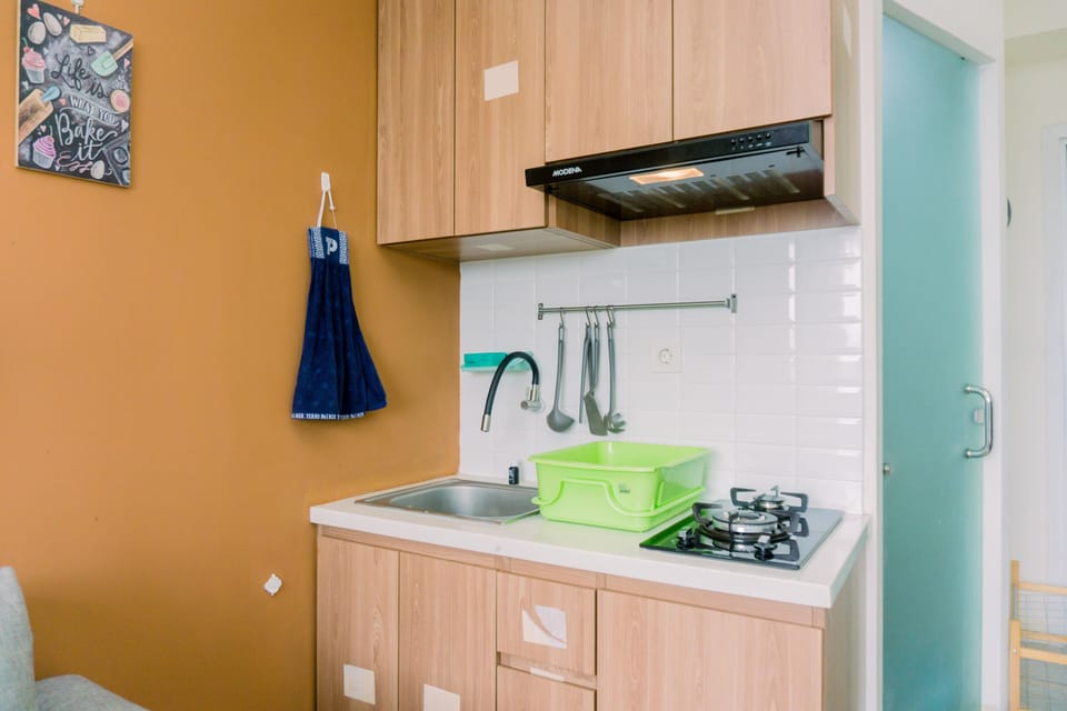 Apartment | Private kitchen | Full-size fridge, stovetop