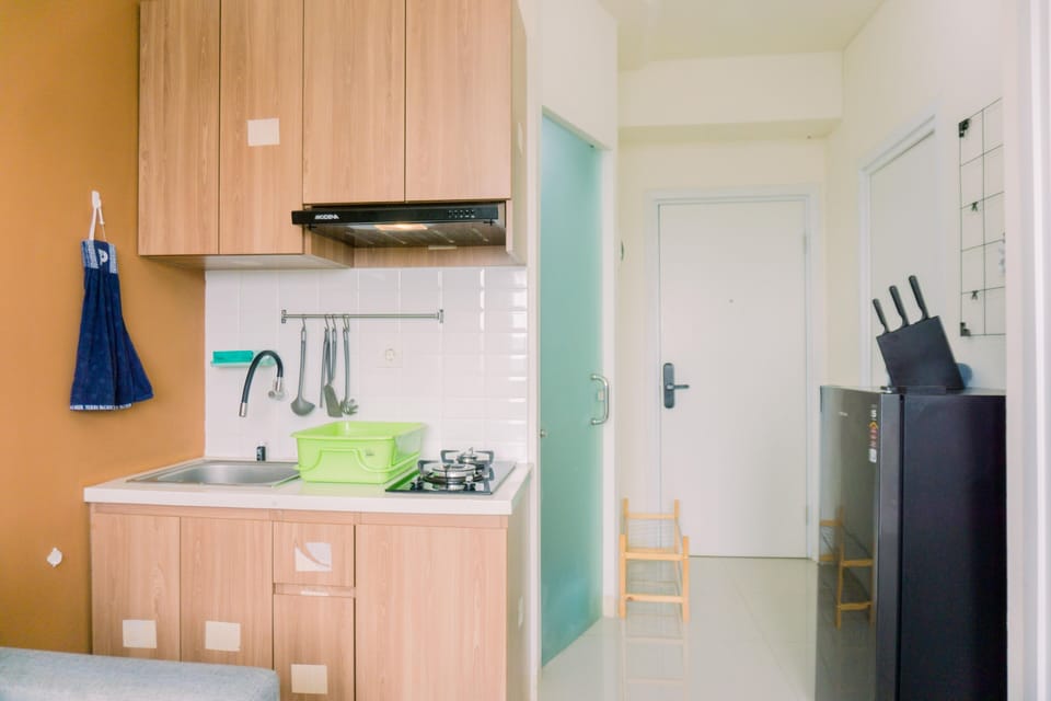 Apartment | Private kitchen | Full-size fridge, stovetop