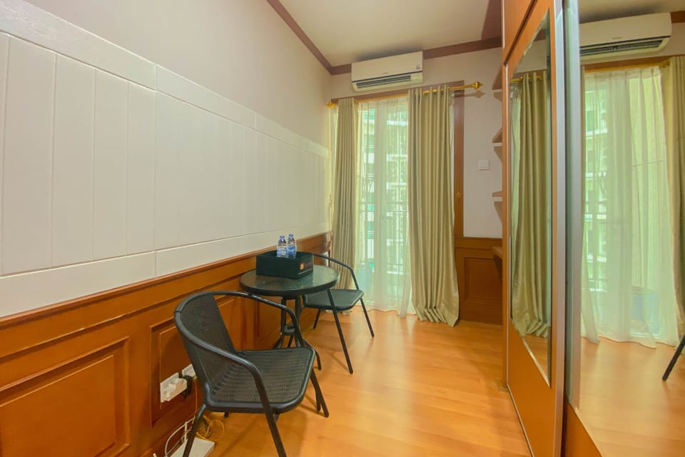 Apartment | Living area | TV