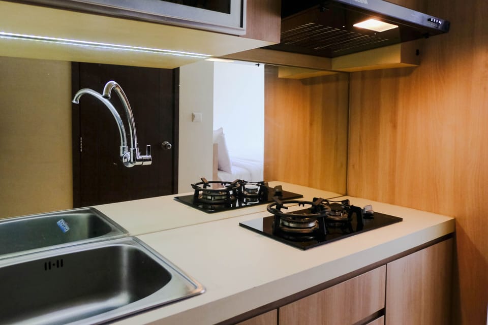 Studio | Private kitchen | Full-size fridge, stovetop