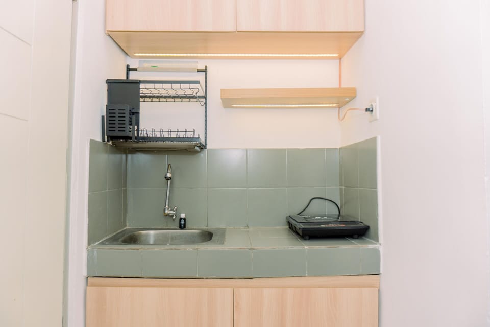Apartment | Private kitchen | Full-size fridge, stovetop