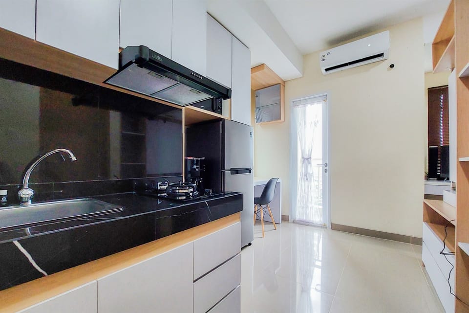 Studio | Private kitchen | Full-size fridge, stovetop