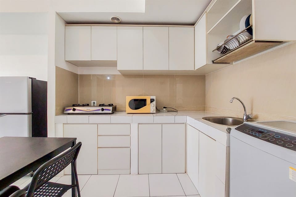 Apartment | Private kitchen | Full-size fridge, stovetop