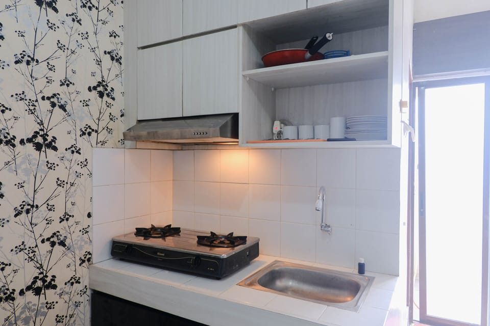 Apartment | Private kitchen | Full-size fridge, stovetop