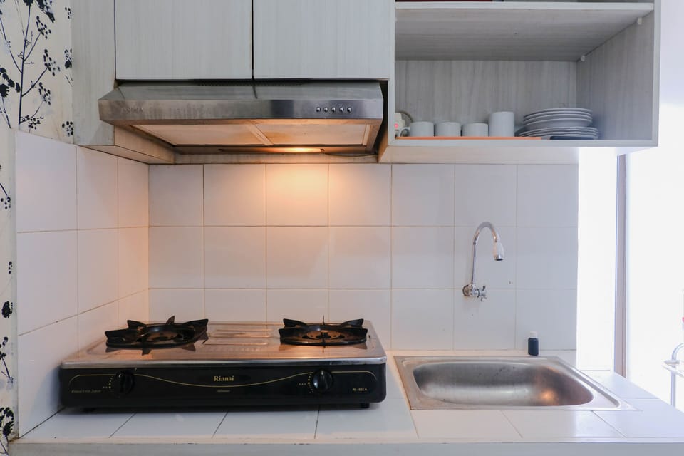Apartment | Private kitchen | Full-size fridge, stovetop