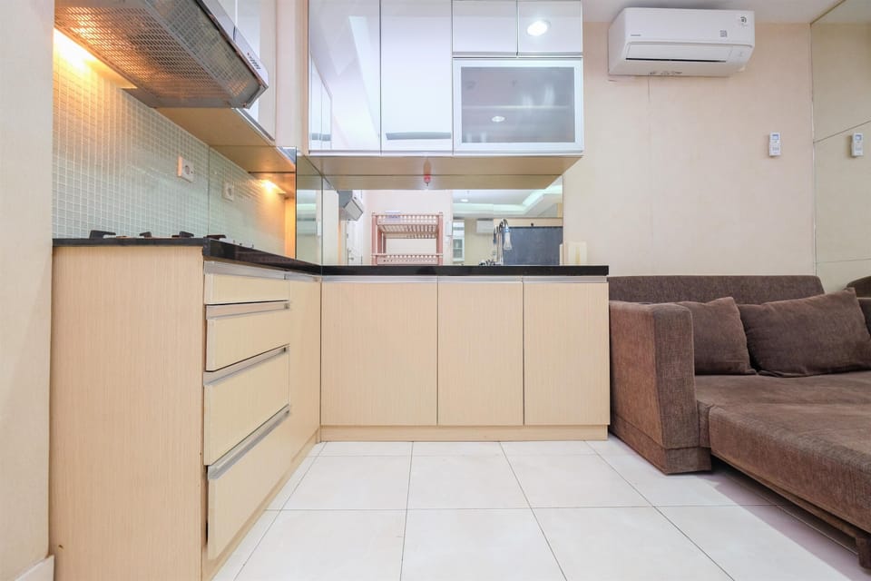 Apartment | Private kitchen | Full-size fridge, stovetop