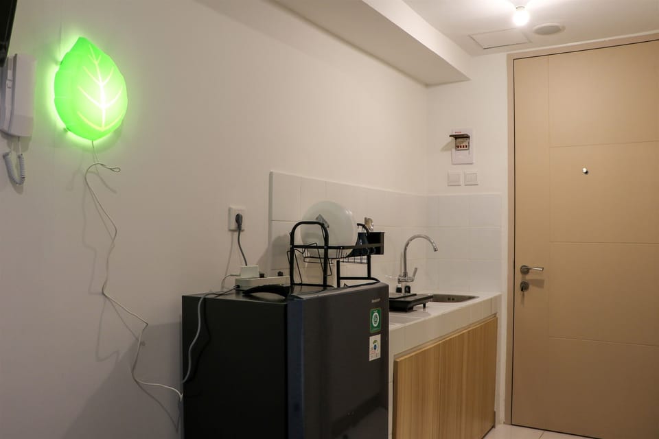 Studio | Private kitchen | Full-size fridge, stovetop