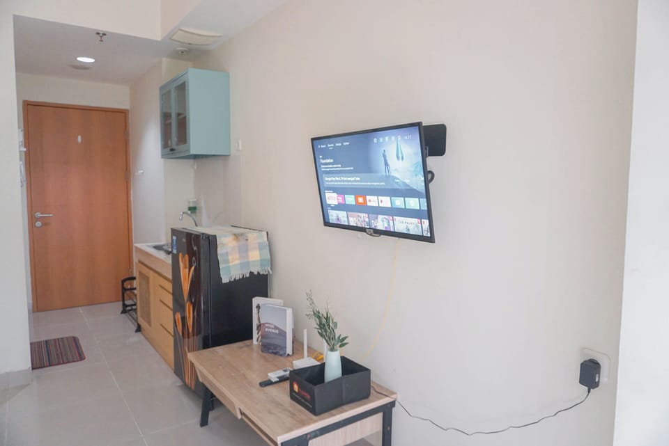 Studio | Private kitchen | Full-size fridge, stovetop
