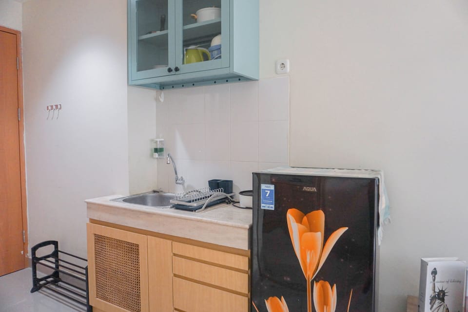 Studio | Private kitchen | Full-size fridge, stovetop