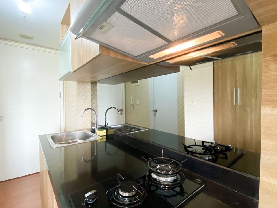 Studio | Private kitchen | Full-size fridge, stovetop
