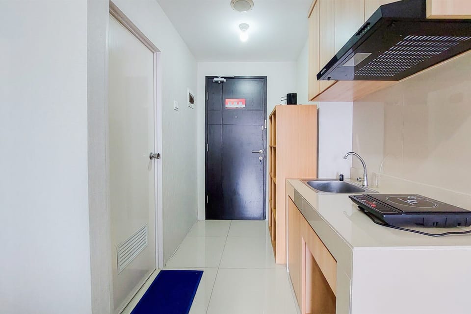 Studio | Private kitchen | Full-size fridge, stovetop