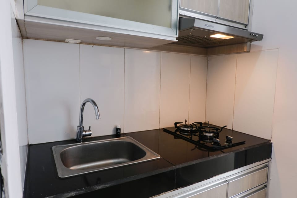Apartment | Private kitchen | Full-size fridge, stovetop