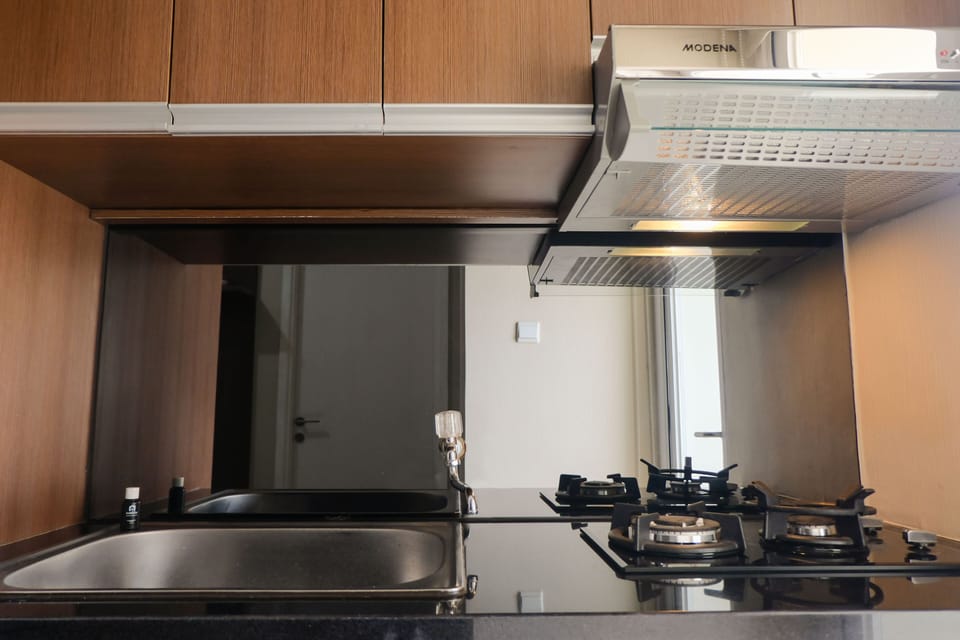 Apartment | Private kitchen | Full-size fridge, stovetop