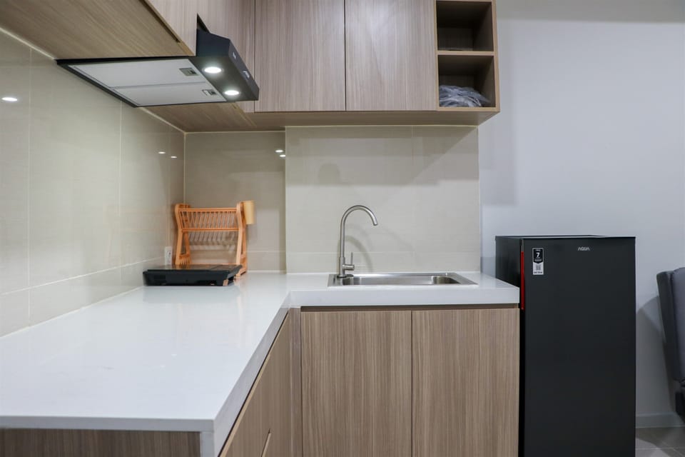 Apartment | Private kitchen | Full-size fridge, stovetop