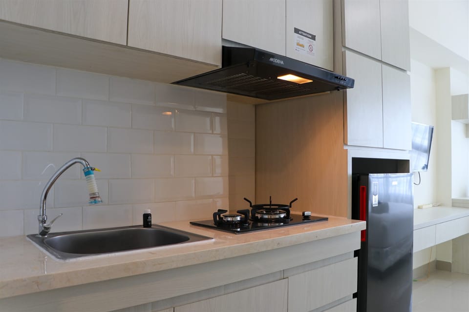 Studio | Private kitchen | Full-size fridge, stovetop