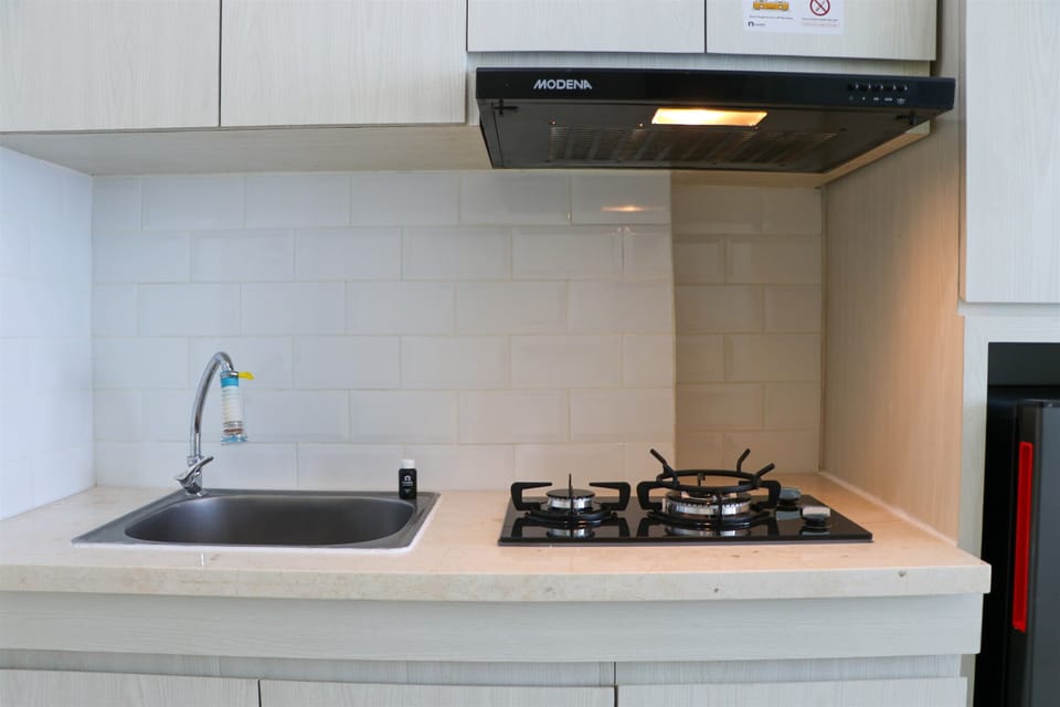 Studio | Private kitchen | Full-size fridge, stovetop