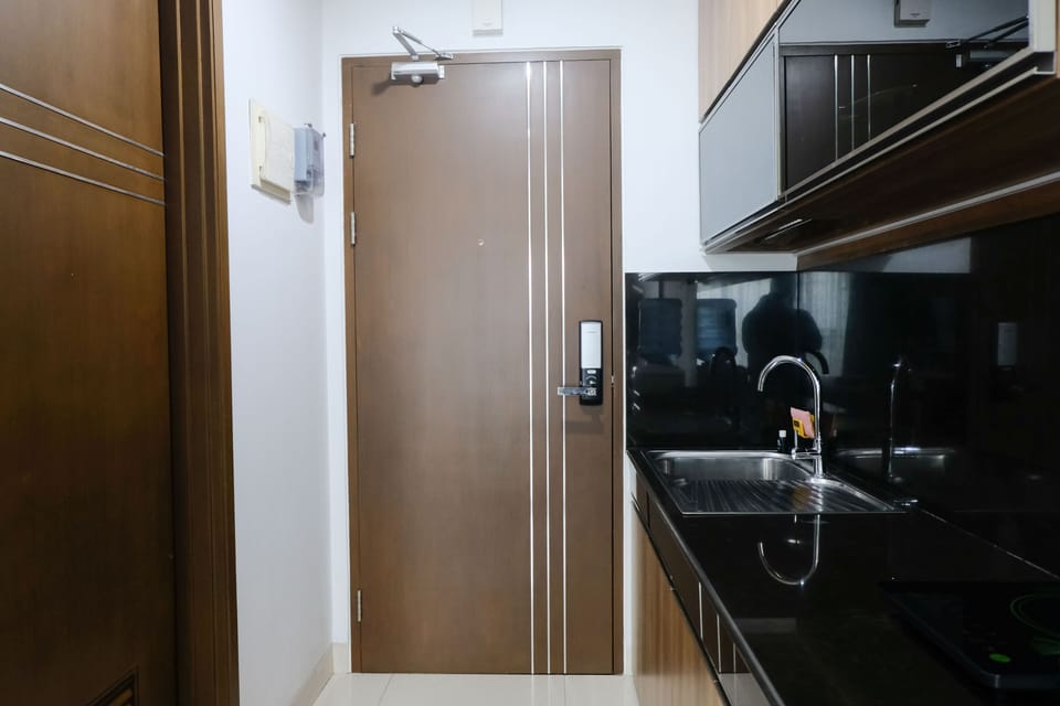 Studio | Private kitchen | Full-size fridge, stovetop