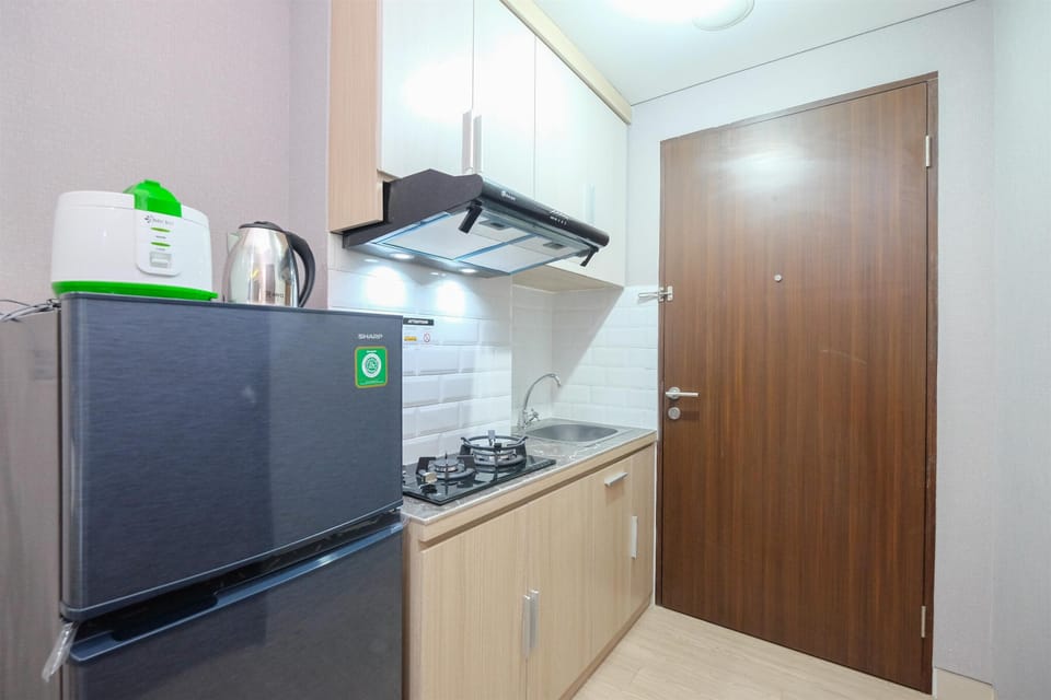 Studio | Private kitchen | Full-size fridge, stovetop