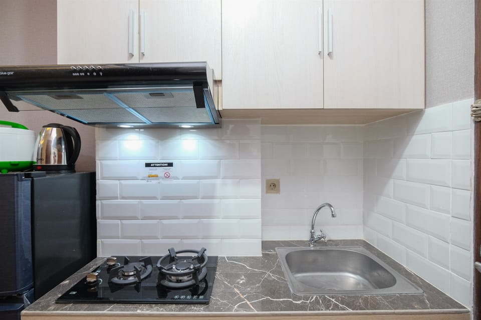Studio | Private kitchen | Full-size fridge, stovetop