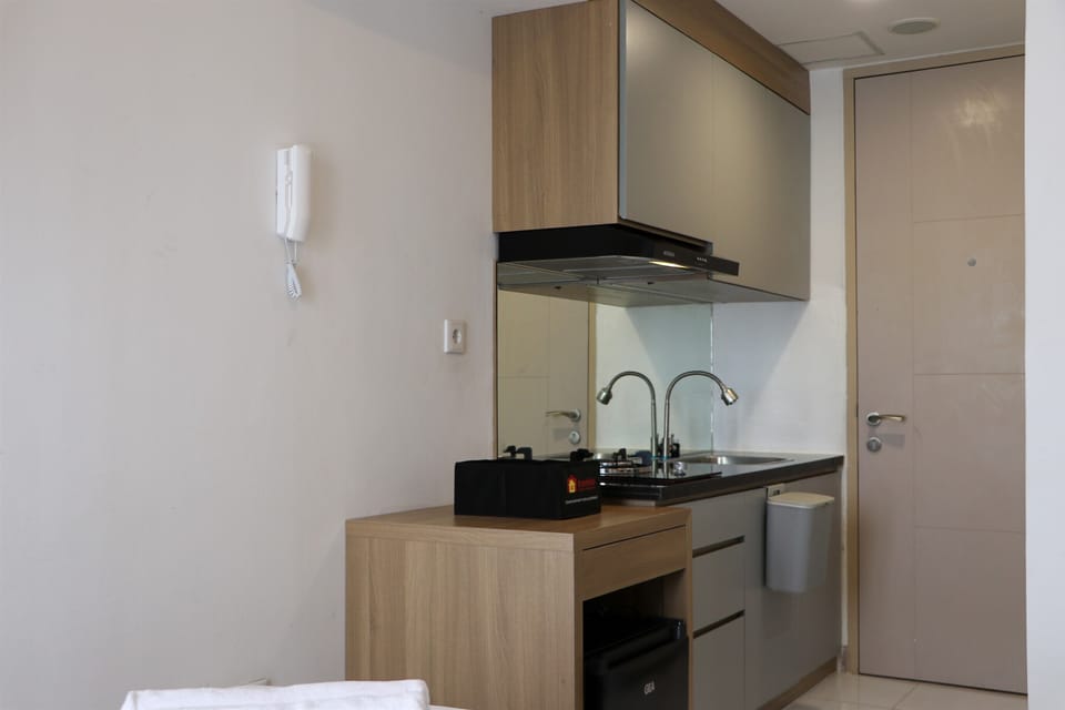 Full-size fridge, stovetop