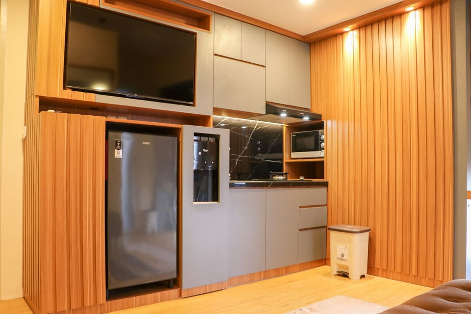 Apartment | Private kitchen | Full-size fridge, stovetop