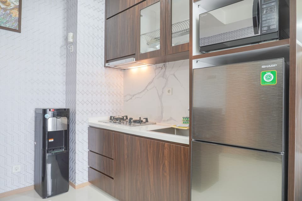 Apartment | Private kitchen | Full-size fridge, stovetop