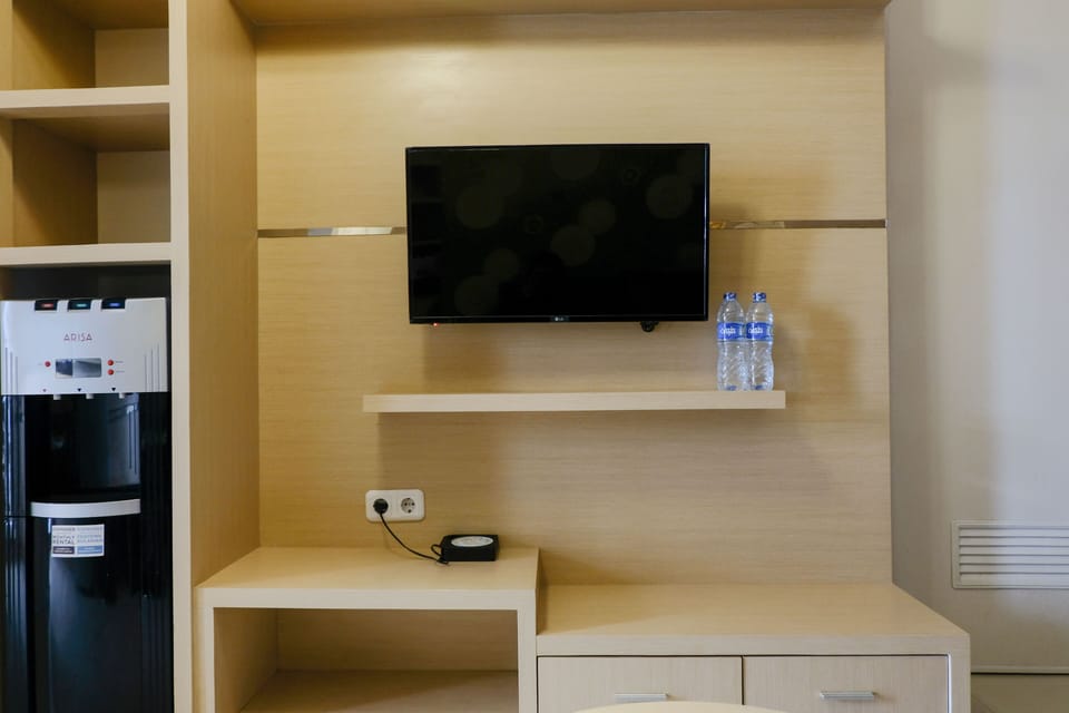 Apartment | Living area | TV