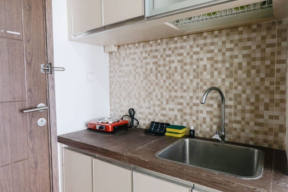 Studio | Private kitchen | Full-size fridge, stovetop