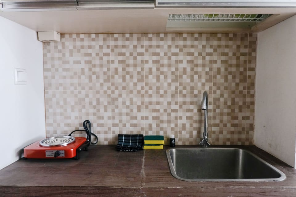 Studio | Private kitchen | Full-size fridge, stovetop