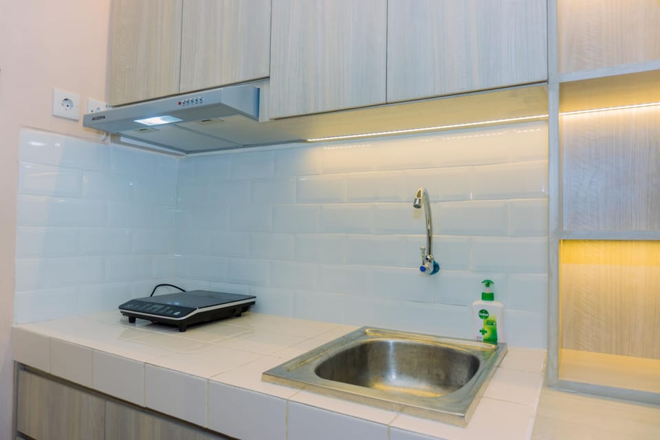 Apartment | Private kitchen | Full-size fridge, stovetop