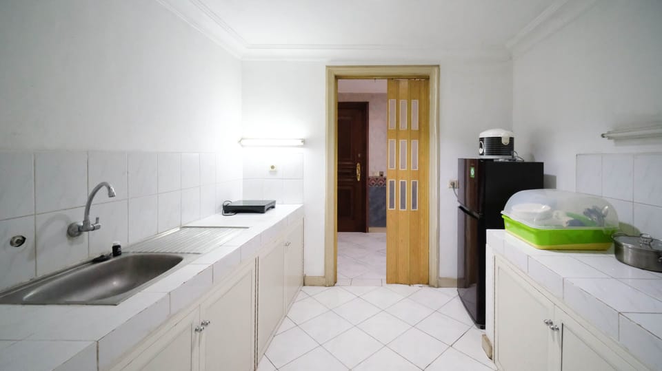Apartment | Private kitchen | Full-size fridge, stovetop