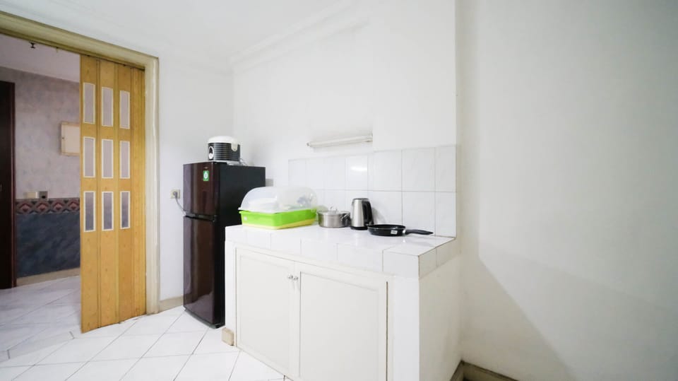 Apartment | Private kitchen | Full-size fridge, stovetop