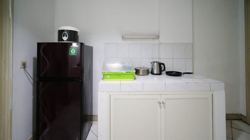 Apartment | Private kitchen | Full-size fridge, stovetop